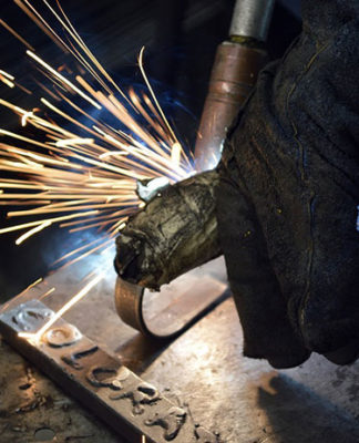 Metal – materiał, z którego wykonuje się odporne na uszkodzenia schody Metal - materiał, z którego wykonuje się odporne na uszkodzenia schody