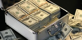 Ile zarabia początkujący projektant wnętrz?