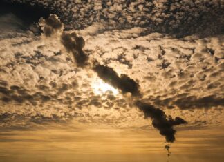 Jak działają race dymne?