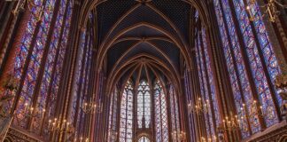 Jaki żyrandol na korytarz?