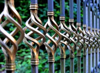 Czy można postawić płot na granicy bez zgody sąsiada?